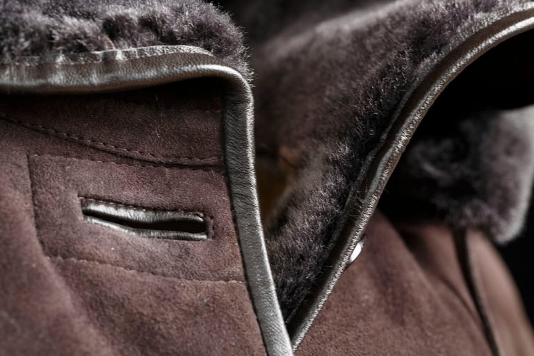Women's Model Y350 Sheepskin Coat - Image 4